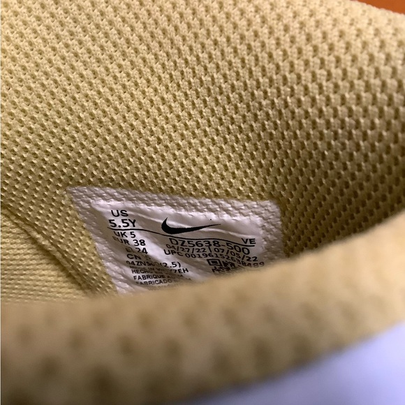 Nike Dunk High Next Nature Kids Size 5.5y - Picture 9 of 10